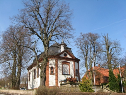 Bild 4 von 6 Linden an der Wallfahrtskapelle